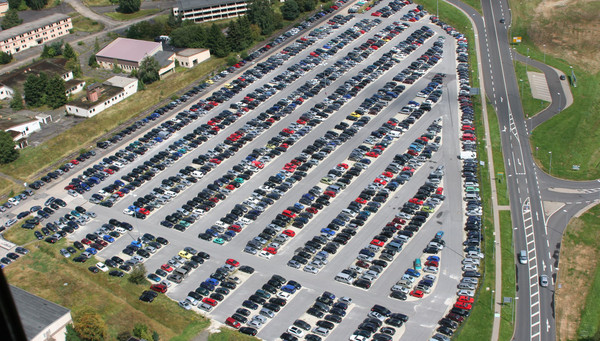 Luchtfoto van het parkeerterrein van Easy Airport Parking bij luchthaven Frankfurt-Hahn (HHN)